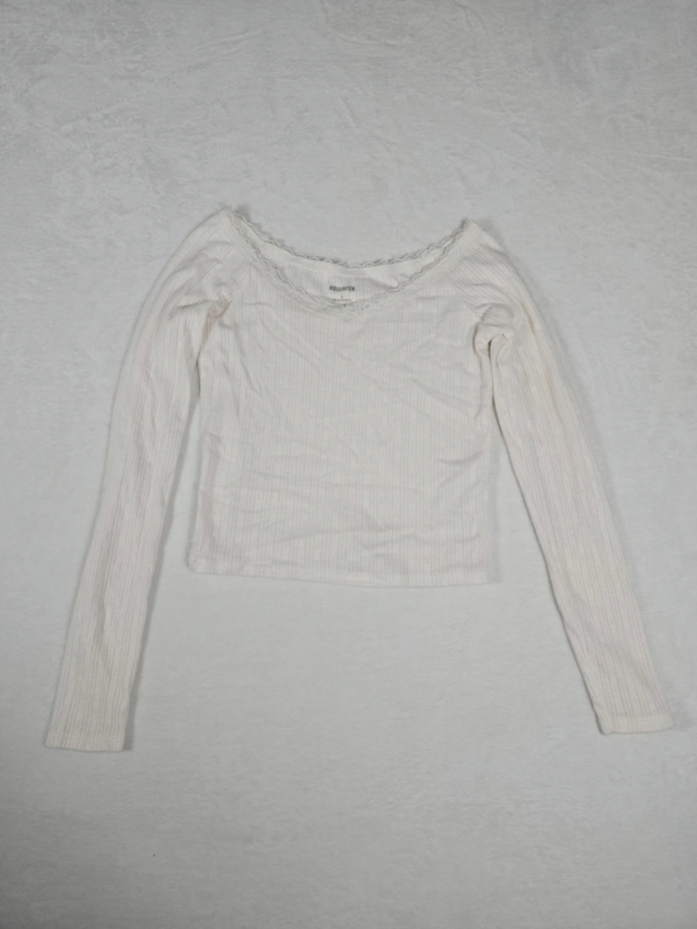 Hollister Long Sleeve Crop Top in Light Pink Size Small